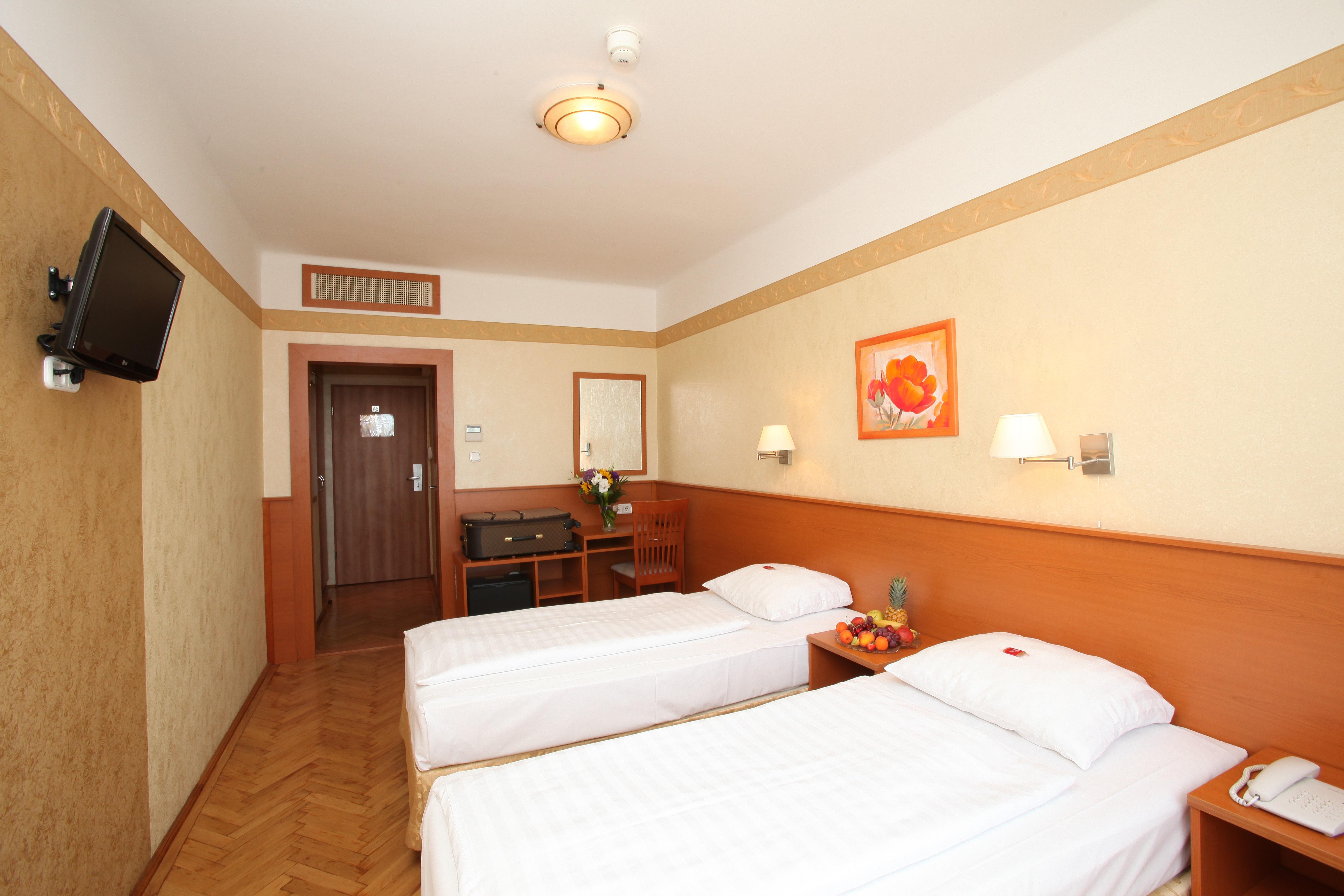 Medos Hotel Budapest Esterno foto