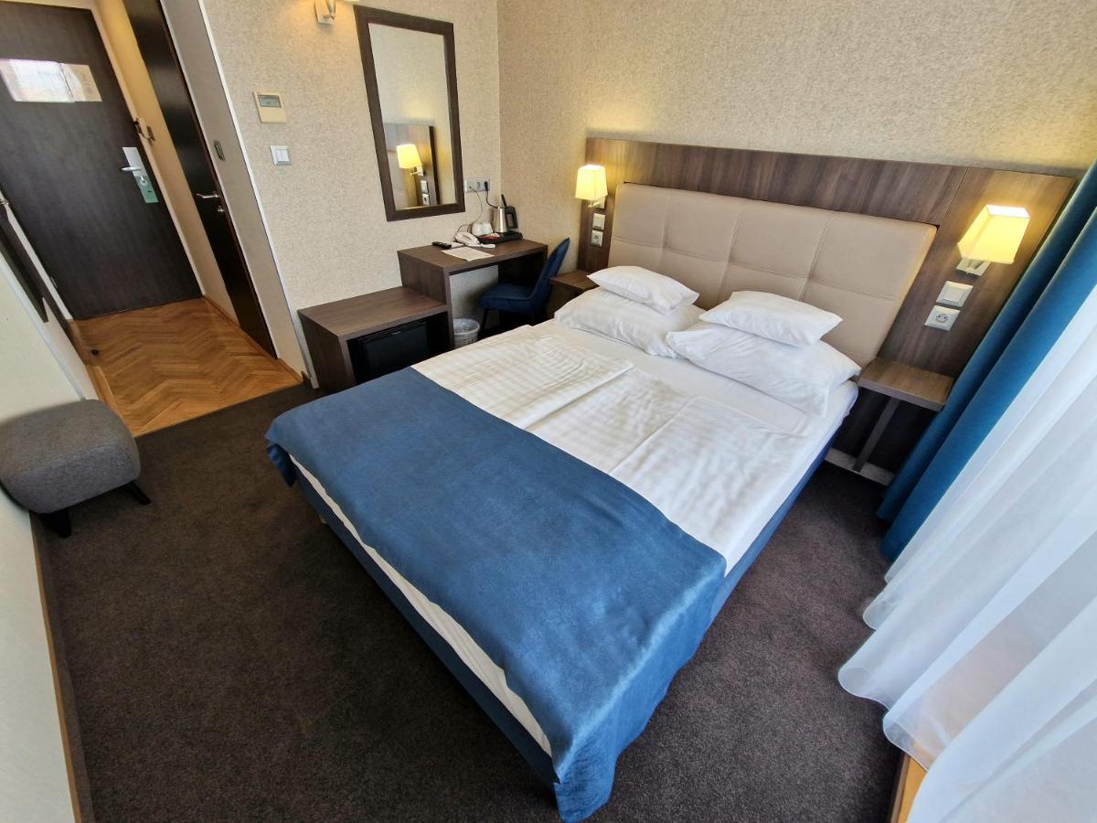 Medos Hotel Budapest Esterno foto