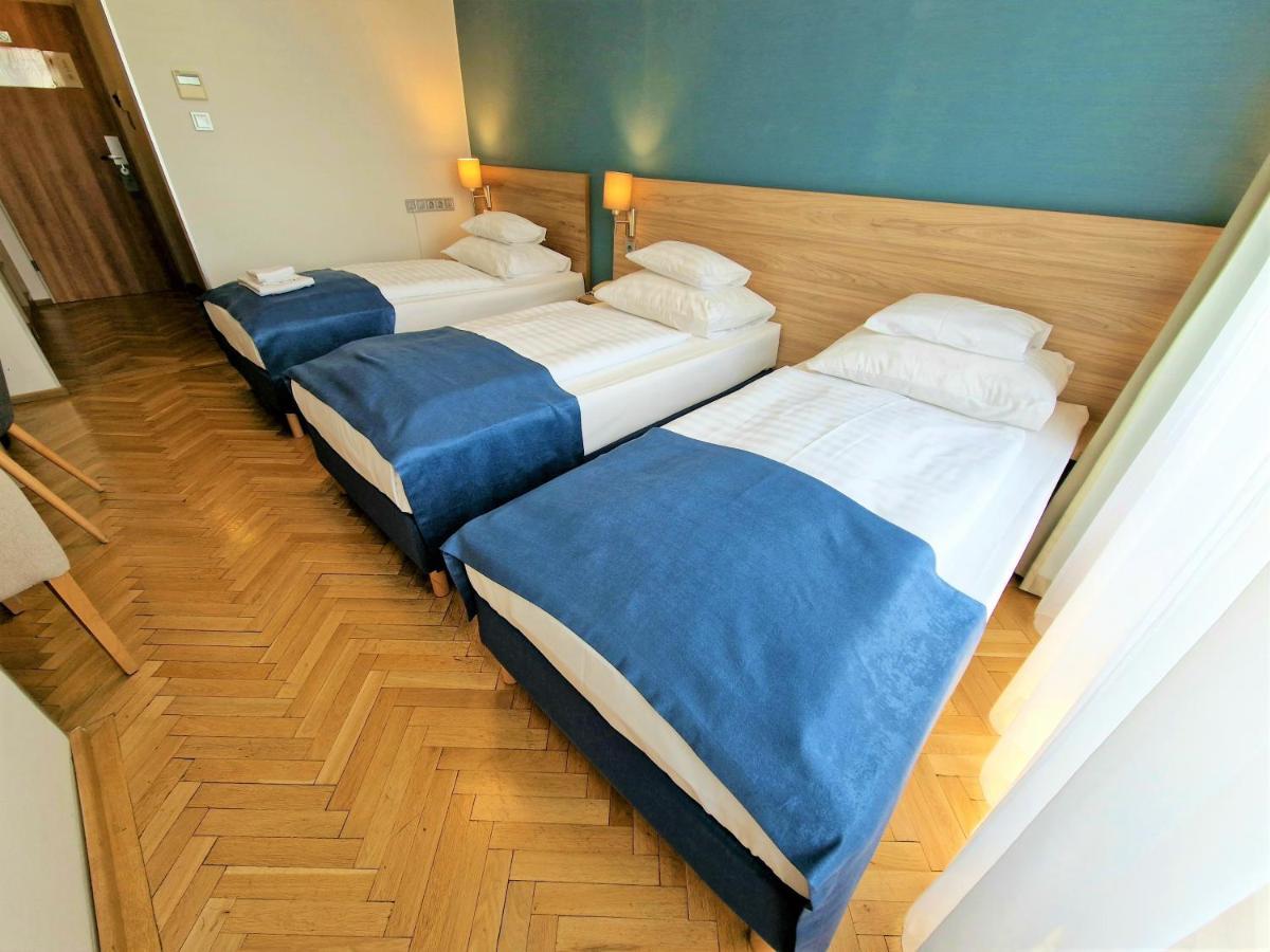 Medos Hotel Budapest Esterno foto