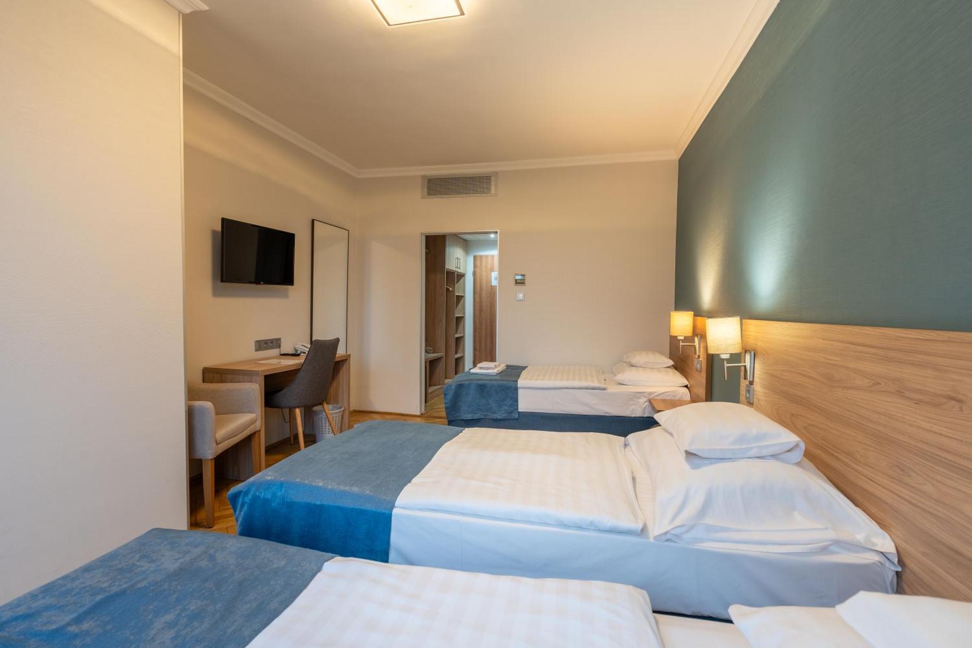 Medos Hotel Budapest Esterno foto