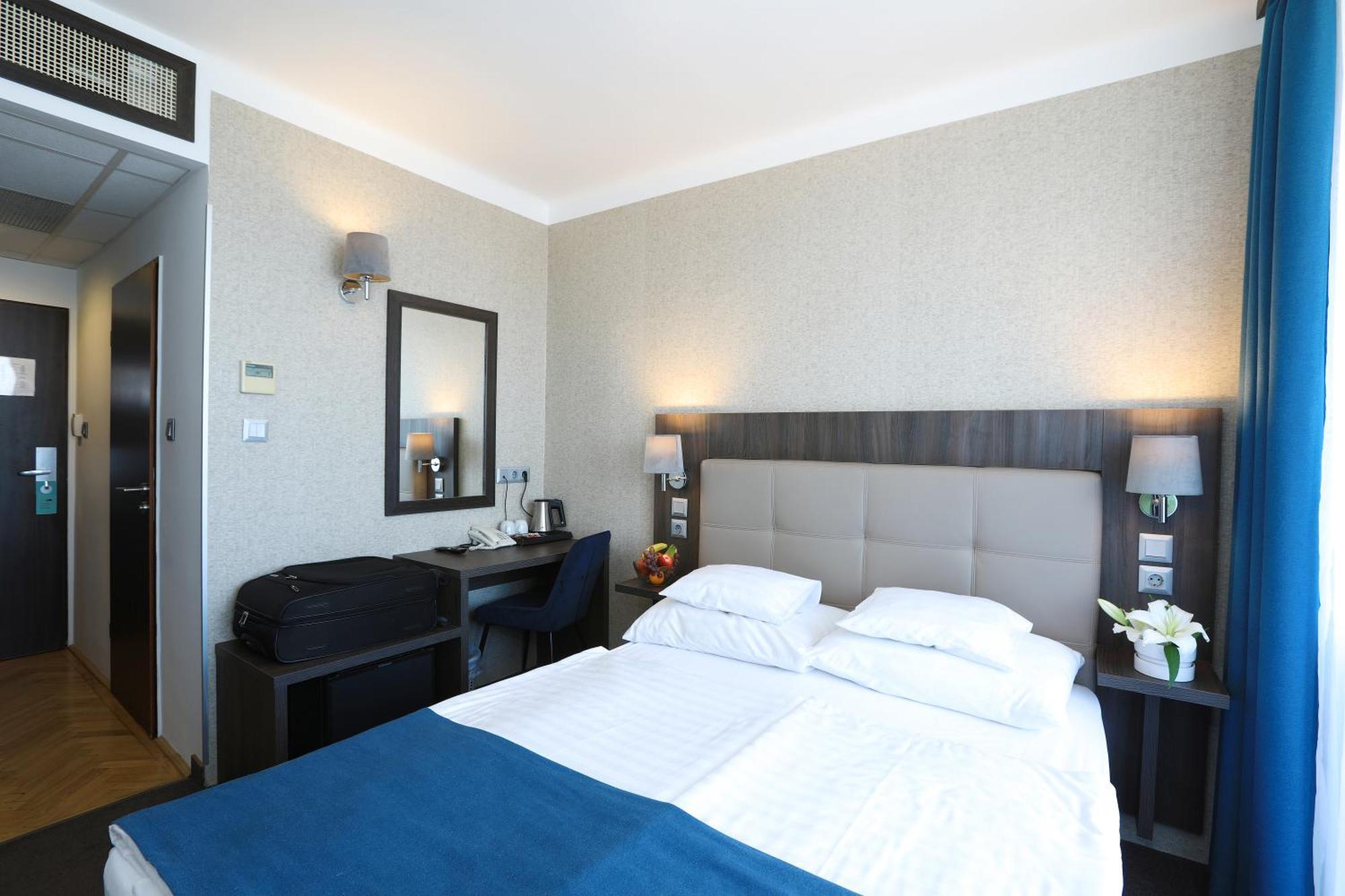 Medos Hotel Budapest Esterno foto