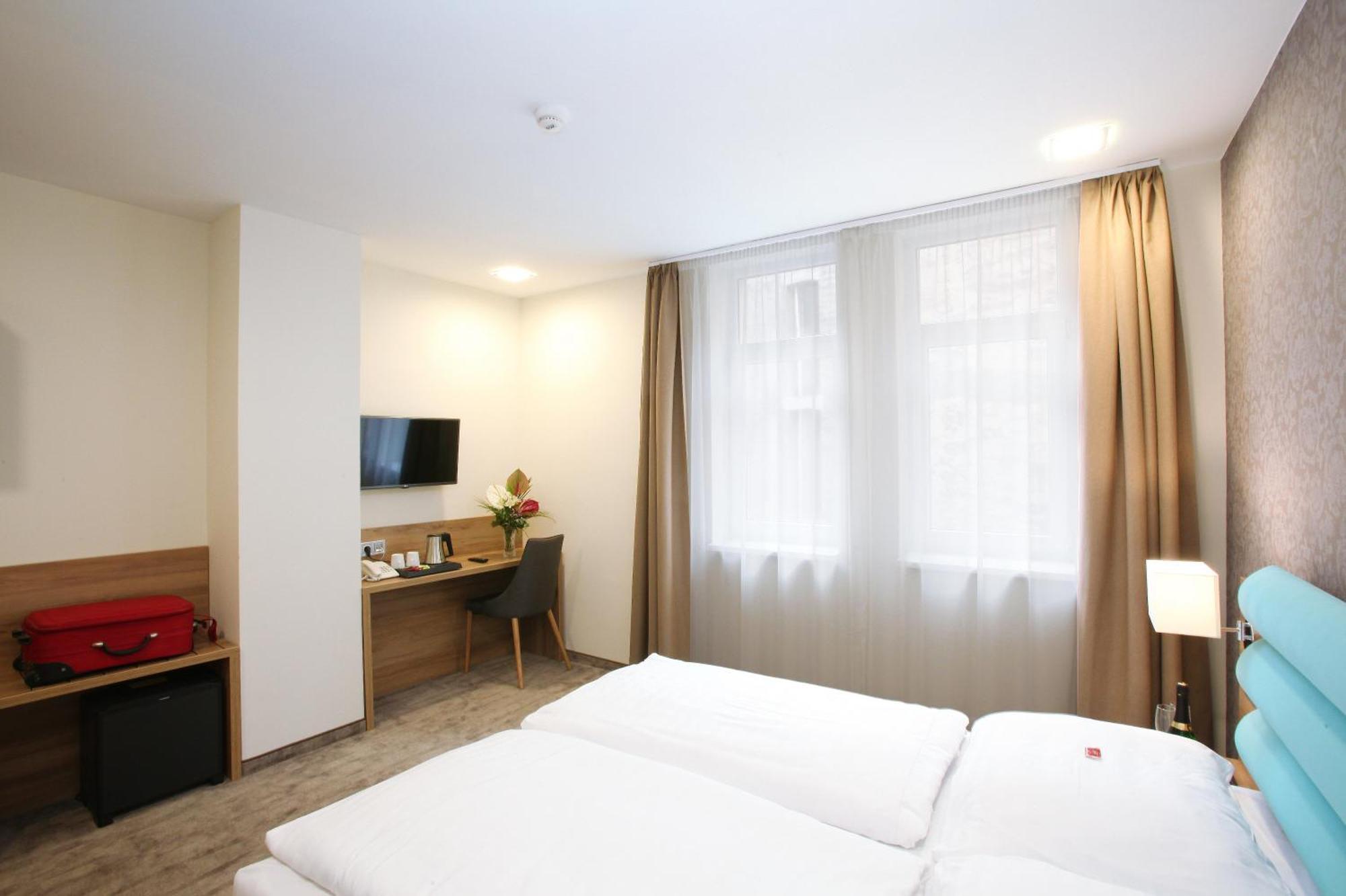 Medos Hotel Budapest Esterno foto